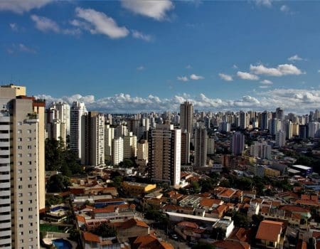 Crédito imobiliário com recursos da poupança cai 19,7% em março, diz Abecip