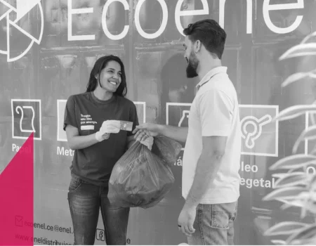 Concessionária dá desconto na conta de luz em troca de materiais recicláveis