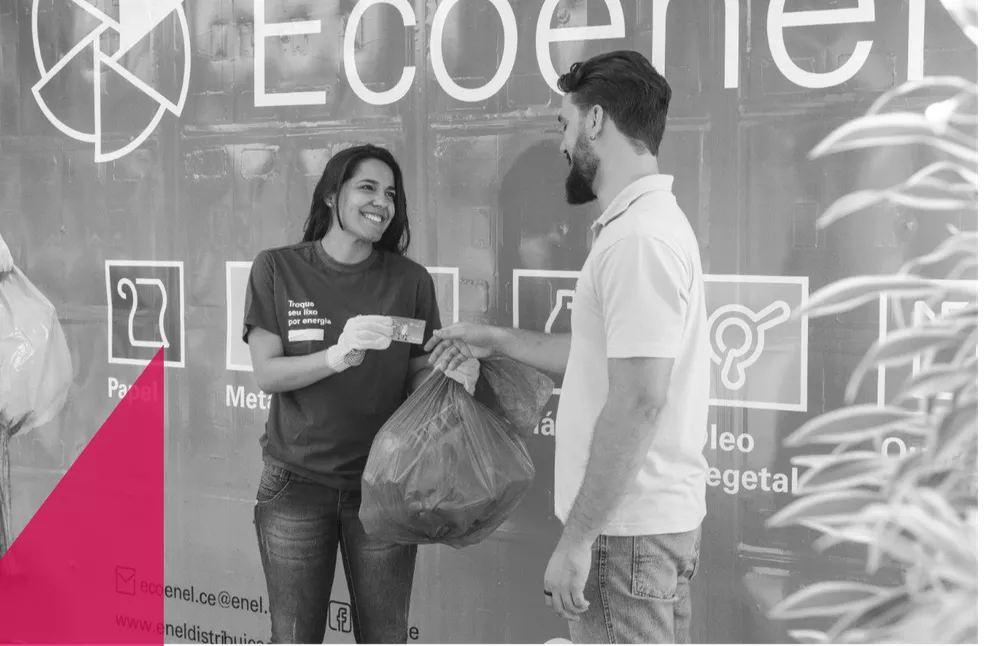 Concessionária dá desconto na conta de luz em troca de materiais recicláveis