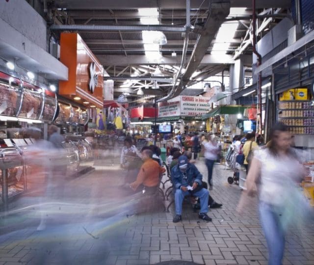 Reforma tributária pode tornar Brasil mais competitivo e beneficiar consumidores