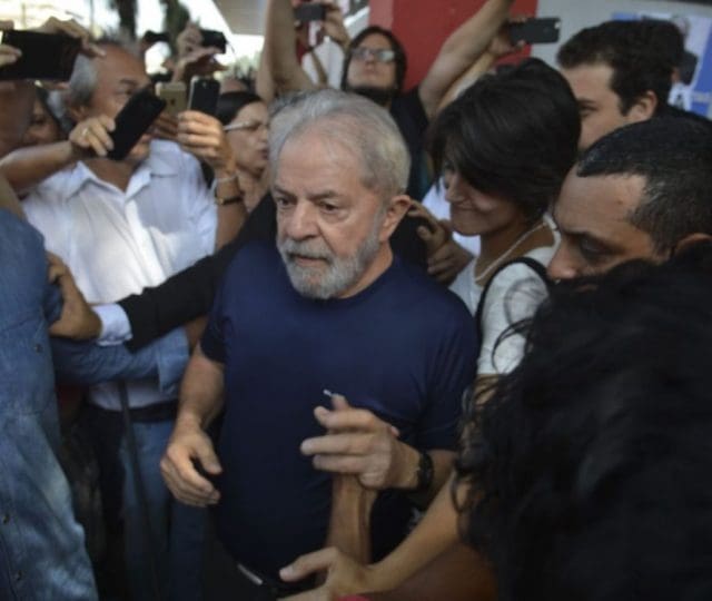 Lula se hospeda em suíte presidencial em hotel de luxo em Brasília; diária é de R$ 6 mil