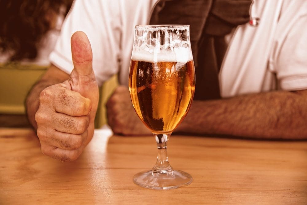 Cerveja deve ficar mais cara nos bares e restaurantes em agosto