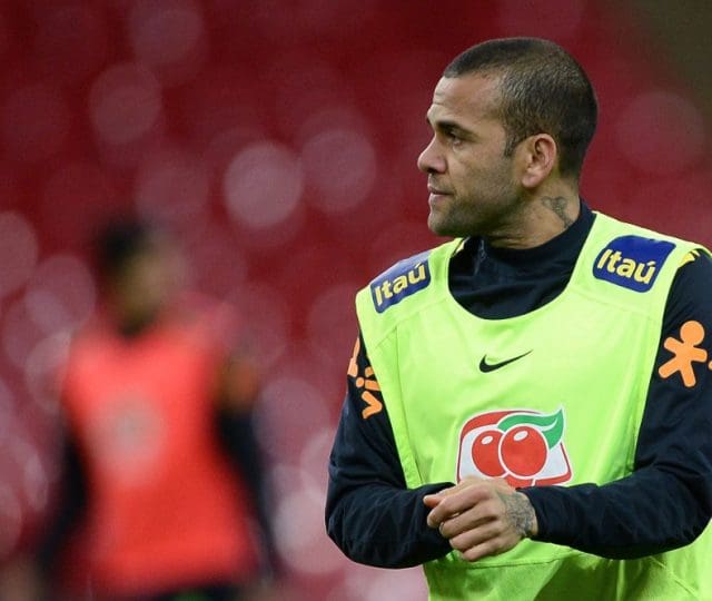 Mudança de versão e liberdade negada: entenda como está o caso Daniel Alves