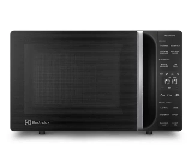 Micro-ondas Electrolux Preto 23L Efficient (ME23P) está com o menor preço desde o lançamento