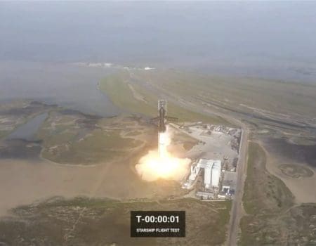 Foguete Starship explode após lançamento pela SpaceX