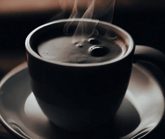 Robusta e Arábica: entenda o que diferencia esses dois grãos de café