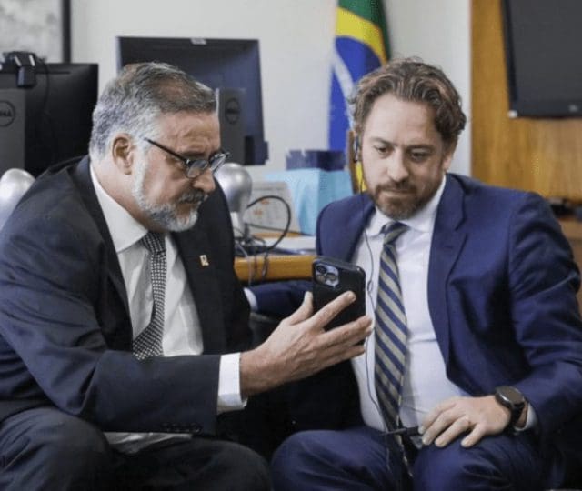 WhatsApp e Governo Federal buscam ações contra fake news; saiba quais