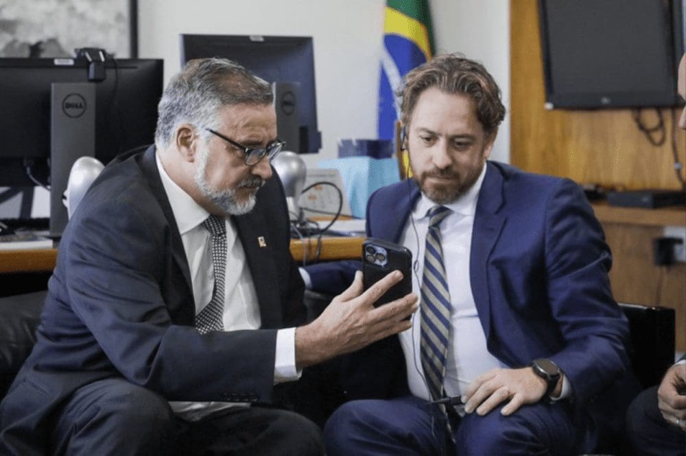 WhatsApp e Governo Federal buscam ações contra fake news; saiba quais