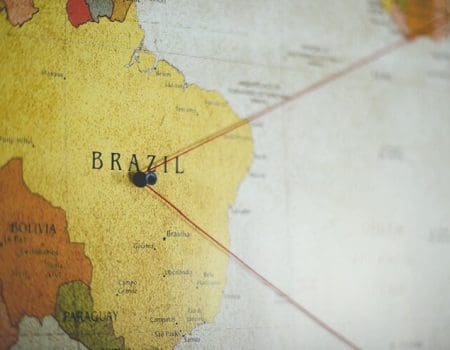 Duelo de gigantes: EUA e China na luta pela influência na América Latina