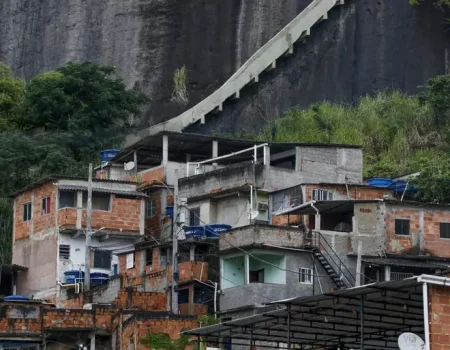 Comunicação comunitária ajuda a melhorar a saúde em favelas, aponta pesquisa da Fiocruz